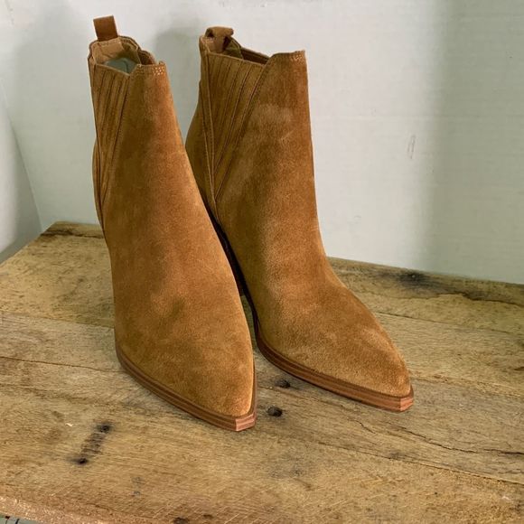 Marc fisher Gardi pointed toe boots.  Brown western booties. Cowgirl - Picture 7 of 9